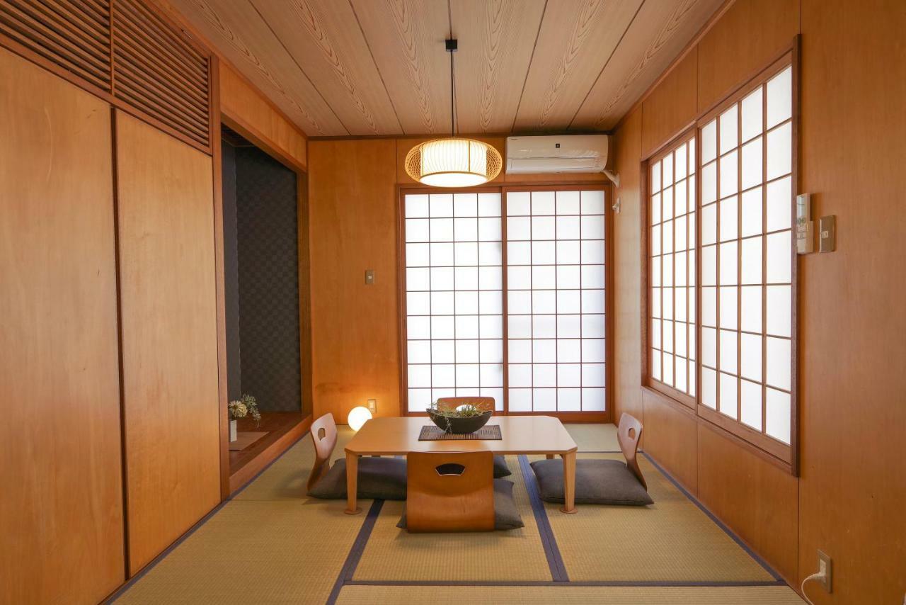 Pine House In Araha Villa Chatan Exterior photo